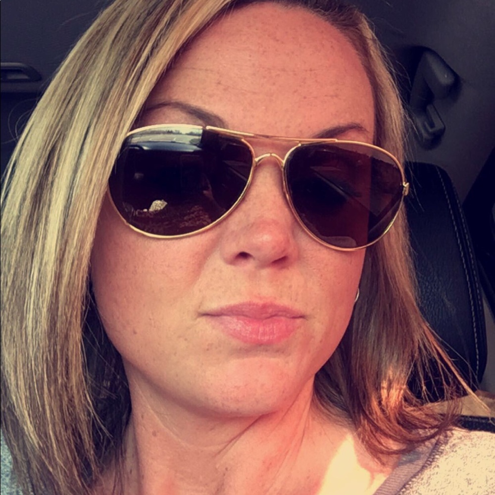 Meet your Posher, Stephanie